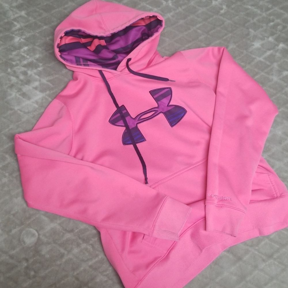 Under Armour sweatshirt